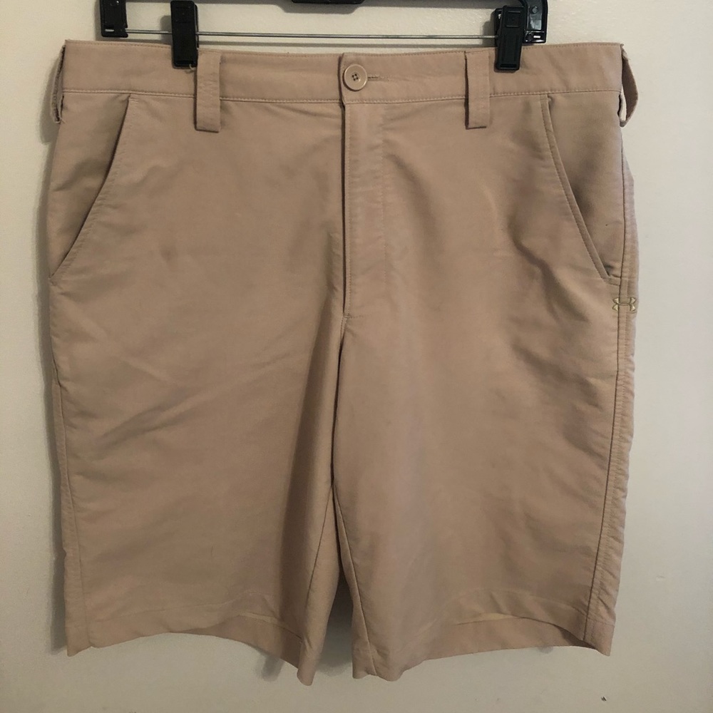 UA Men’s khaki shorts